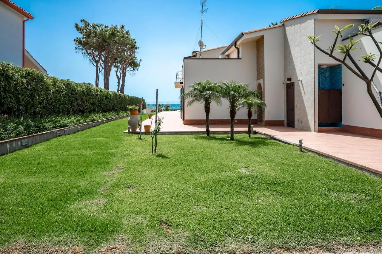 Calliope Beach Fontane Bianche 0*,
