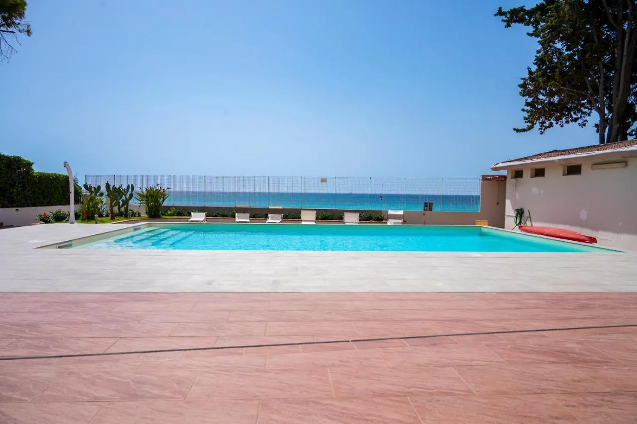 Calliope Beach Fontane Bianche 0*,